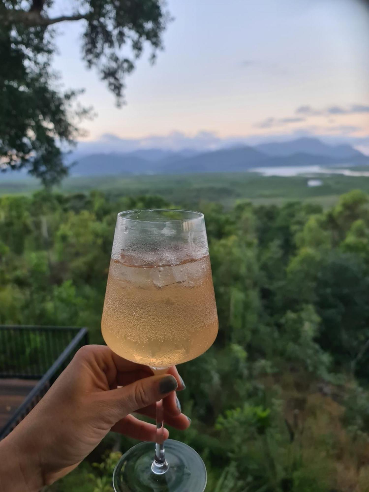 Vista Hinchinbrook Apart otel Cardwell Dış mekan fotoğraf