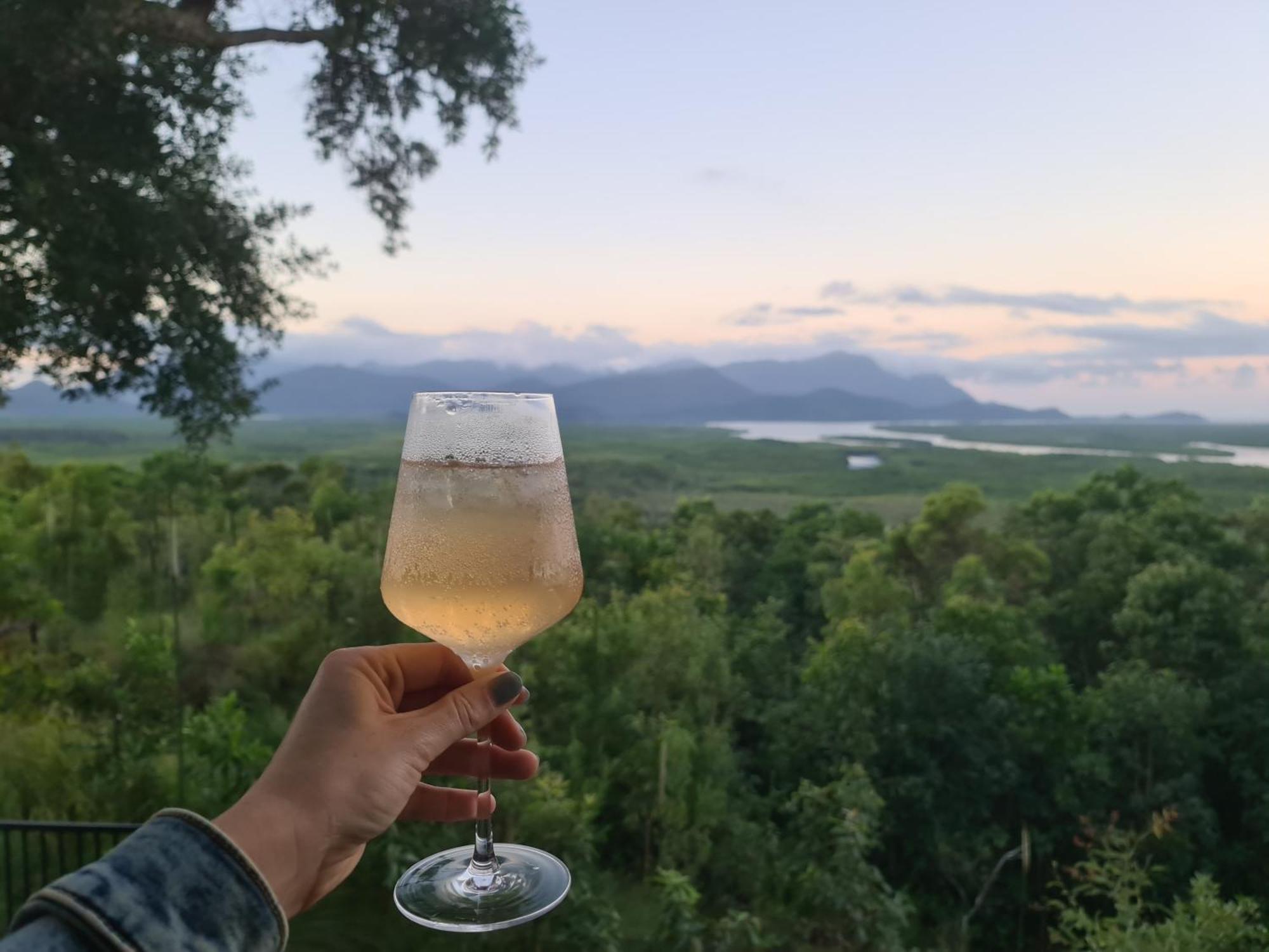 Vista Hinchinbrook Apart otel Cardwell Dış mekan fotoğraf